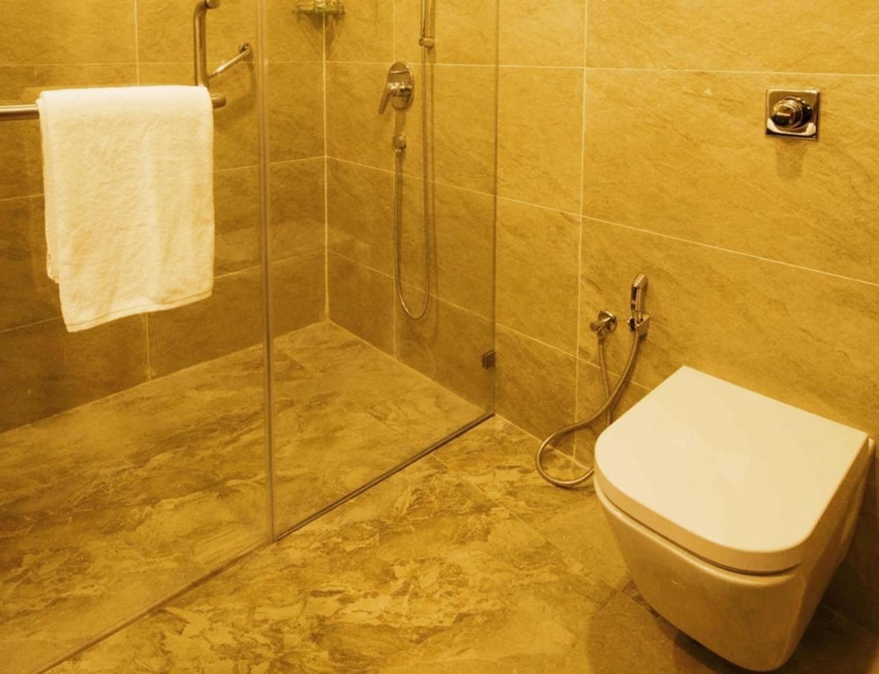 Hotel Central Park Manipal Bagian luar foto