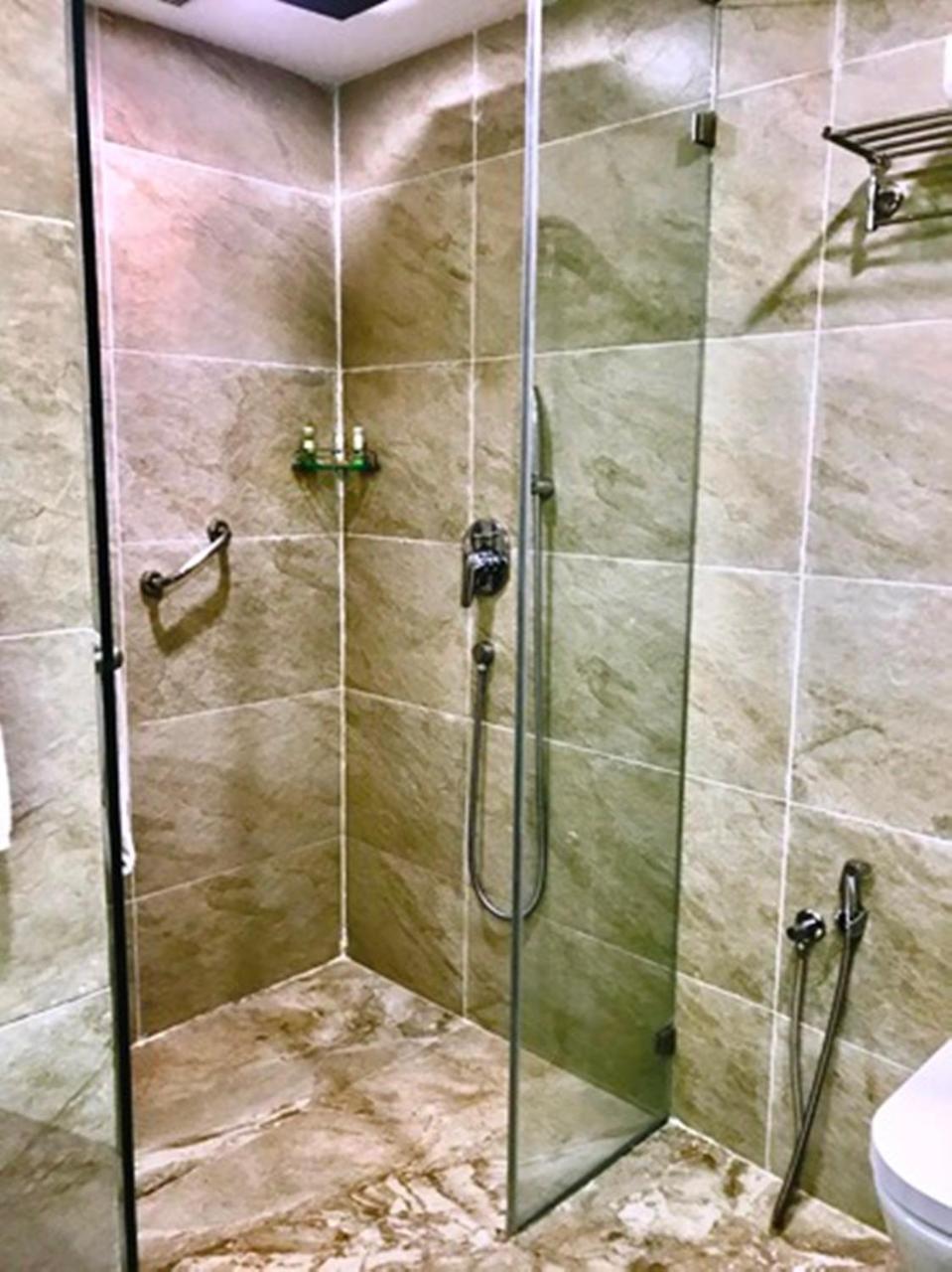 Hotel Central Park Manipal Bagian luar foto
