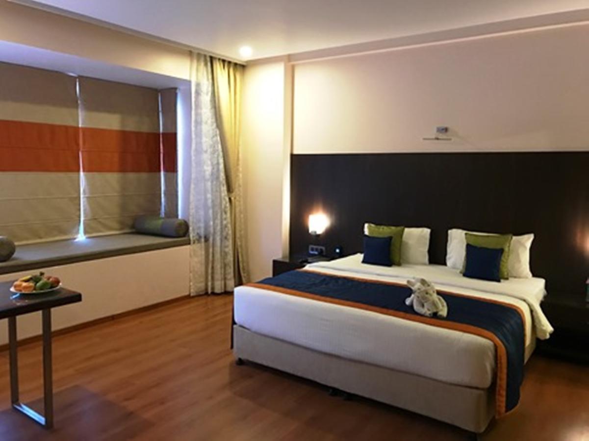 Hotel Central Park Manipal Bagian luar foto
